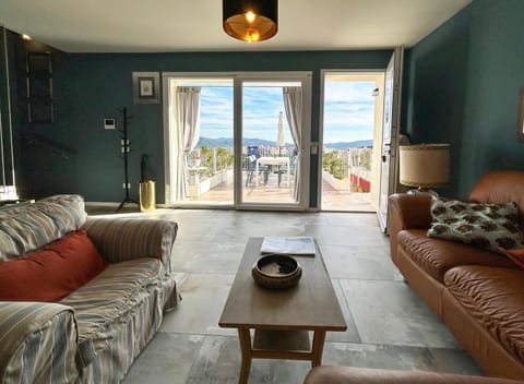 Balcony/Terrace, Living room