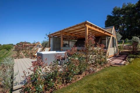 Property building, Patio, Spring, Day, Summer, Garden, Solarium, Garden view, Swimming pool, Breakfast, Time of day, furniture