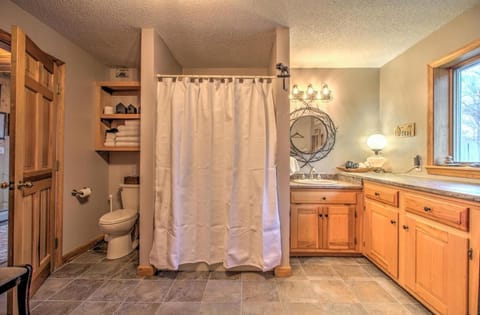 New Cozy Private Chalet Incredible Mountain Views! House in South Londonderry