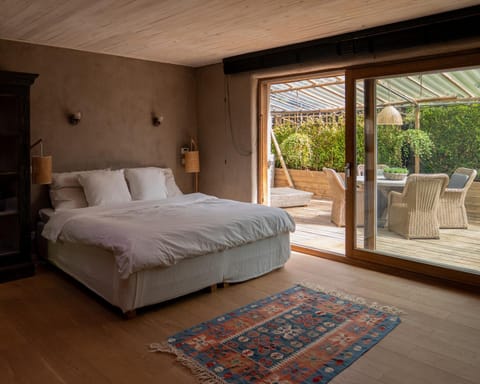 Bed, Balcony/Terrace, Bedroom