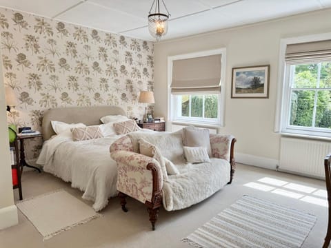 Tranquil Seaside Cottage by NewFo House in Milford on Sea