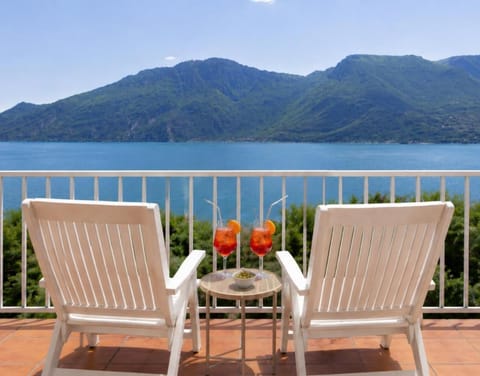 Balcony/Terrace, Lake view