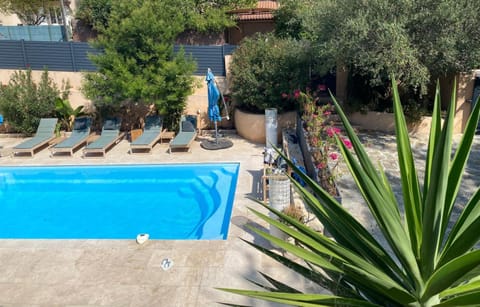 Garden, Garden view, Swimming pool, sunbed