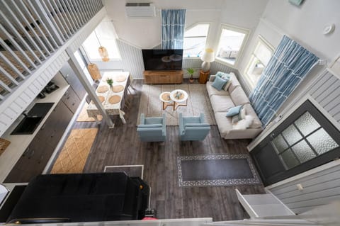 TV and multimedia, Living room, Photo of the whole room, Seating area, fireplace