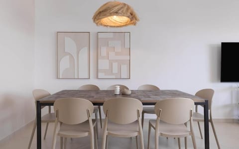 Seating area, Dining area