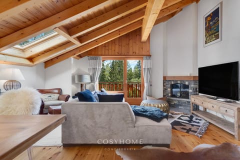 TV and multimedia, Living room, Seating area