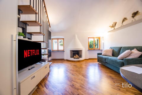 Communal lounge/ TV room, TV and multimedia, Living room