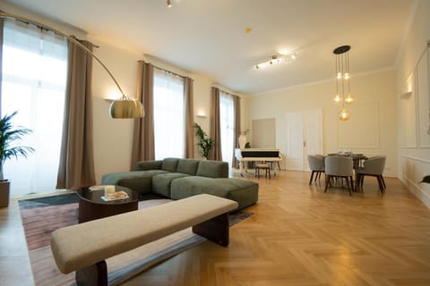 Living room, Seating area, Dining area