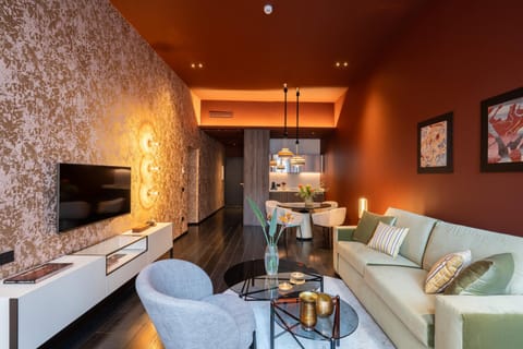 TV and multimedia, Kitchen or kitchenette, Living room, Seating area