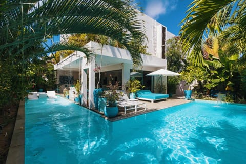 Property building, Swimming pool