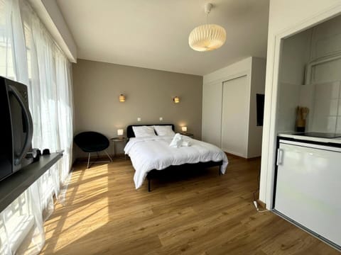 Bed, oven