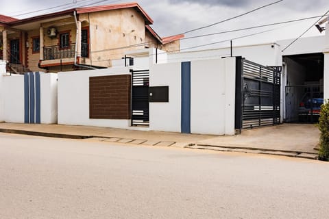 Property building, Day, Street view