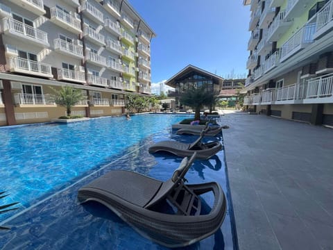 Balcony/Terrace, Pool view, Swimming pool