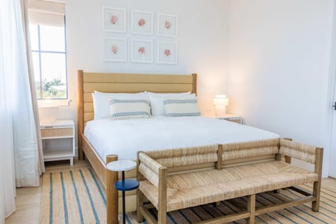 New Waterfront Home - Sunray House House in Stock Island