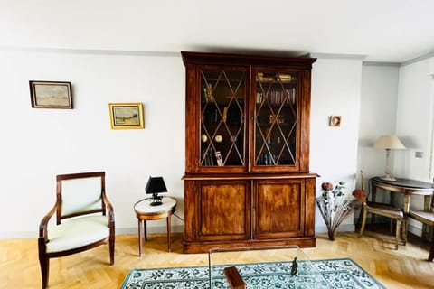 Near Roland-Garros Direct Eiffel Tower Apartment in Issy-les-Moulineaux