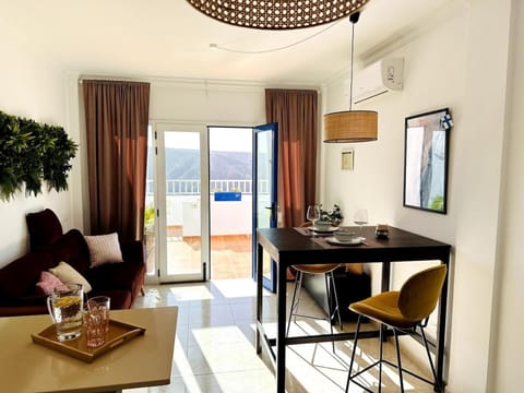 Living room, Dining area, air conditioner