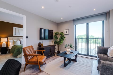 TV and multimedia, Living room, Seating area, Evening entertainment