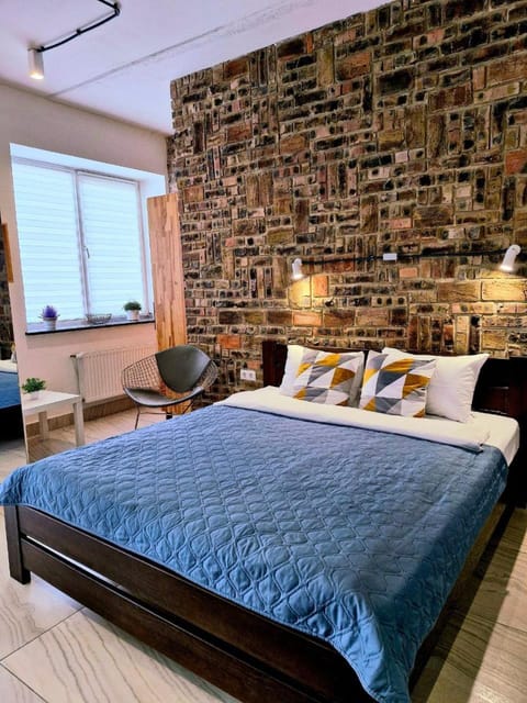 Bed, Photo of the whole room, Seating area, Bedroom