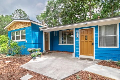 Farmhouse and Charming Place House in Gainesville
