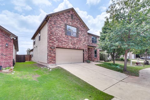 10 Mi to Dtwn Austin Family Home with Communal Pool House in Austin