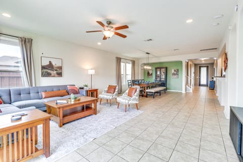 10 Mi to Dtwn Austin Family Home with Communal Pool House in Austin