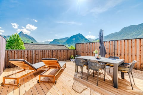Patio, Day, Natural landscape, View (from property/room), Mountain view, sunbed