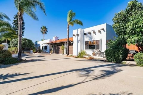 Luxury 5 bedroom Wine Retreat Fallbrook Villa sleeps 12 Villa in Fallbrook