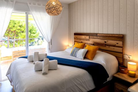 Photo of the whole room, Bedroom, Sea view, Sunrise