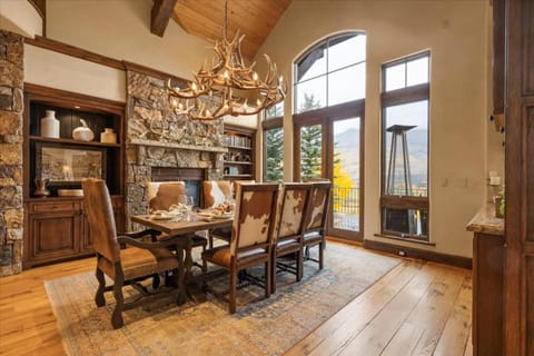 Luxury Telluride Retreat Hot Tub and Mountain View House in Mountain Village