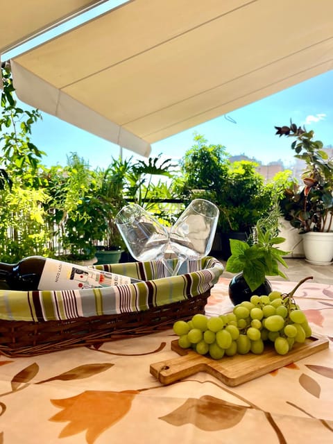 Day, Balcony/Terrace, Food and drinks