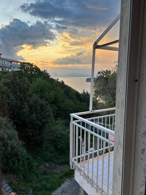 Day, Natural landscape, View (from property/room), Balcony/Terrace, Sea view, Sunrise, Sunset