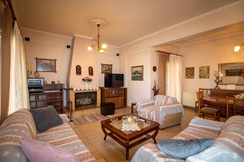 TV and multimedia, Living room, Seating area, flat iron