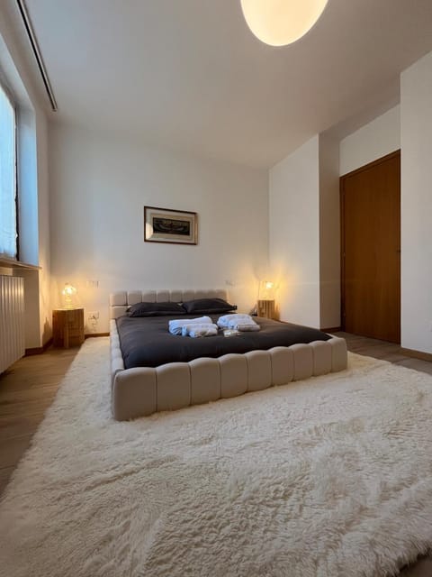 Bed, Bedroom, air conditioner