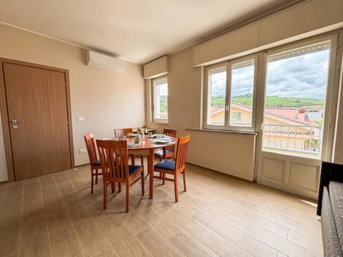 Living room, Dining area, air conditioner