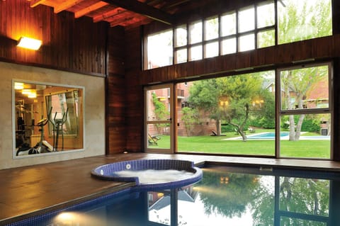 Hot Tub, Sauna, Swimming pool