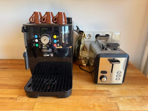 Coffee/tea facilities, Kitchen or kitchenette