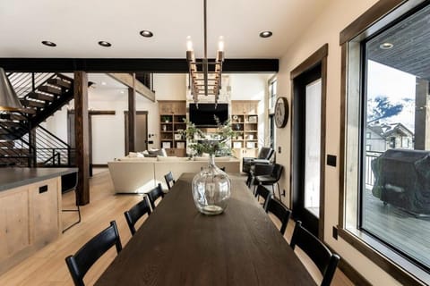 The Lodge at Cutthroat Landing House in Henrys Lake