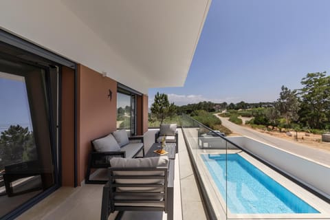Day, Natural landscape, View (from property/room), Balcony/Terrace, Pool view, Swimming pool