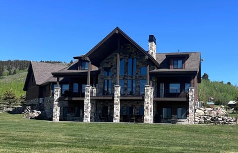 Henrys Lake Walkout Cabin Cabin in Henrys Lake