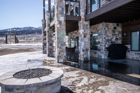 Henrys Lake Walkout Cabin Cabin in Henrys Lake