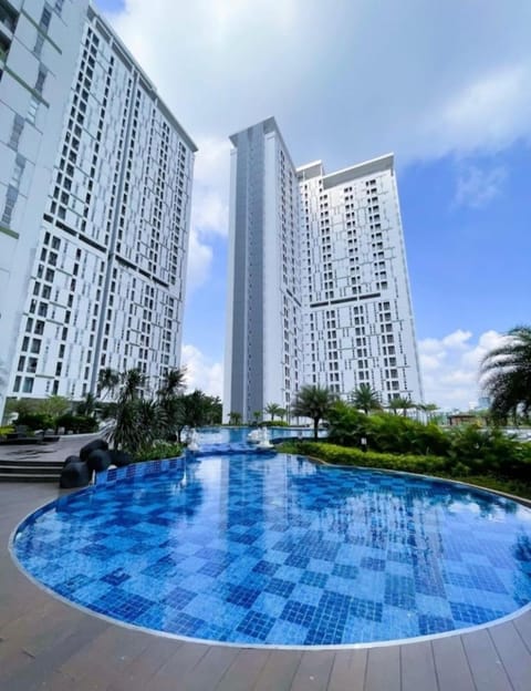 Property building, Pool view