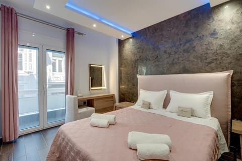 Bed, Balcony/Terrace, Photo of the whole room, Bedroom, towels, VIP