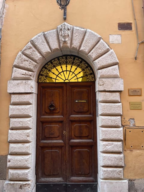 Property building, Facade/entrance, Day