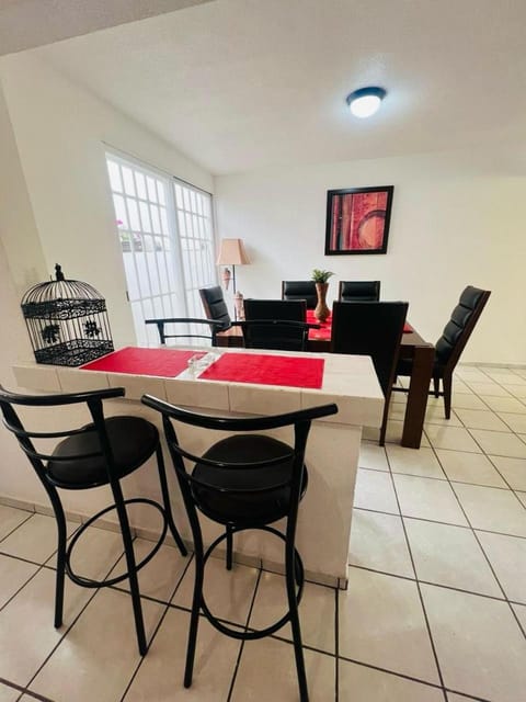 Kitchen or kitchenette, Seating area, Dining area, pet friendly