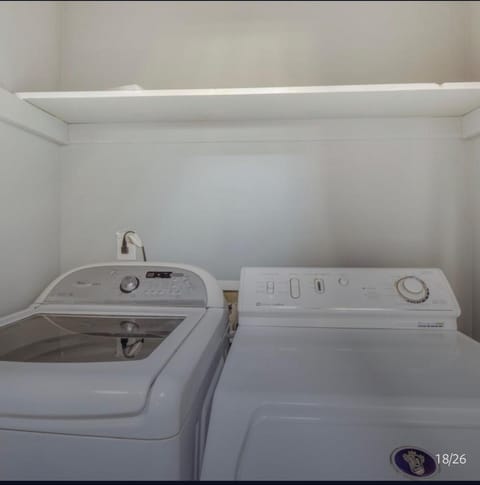 Athens home with Deck Near Sanford Stadium House in Athens