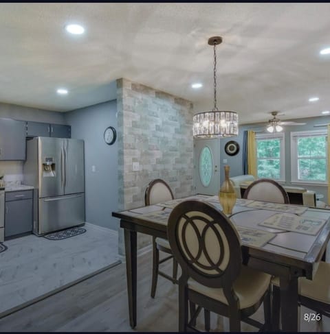 Athens home with Deck Near Sanford Stadium House in Athens