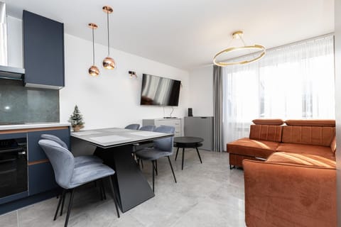 Communal lounge/ TV room, TV and multimedia, Kitchen or kitchenette, Living room, Dining area