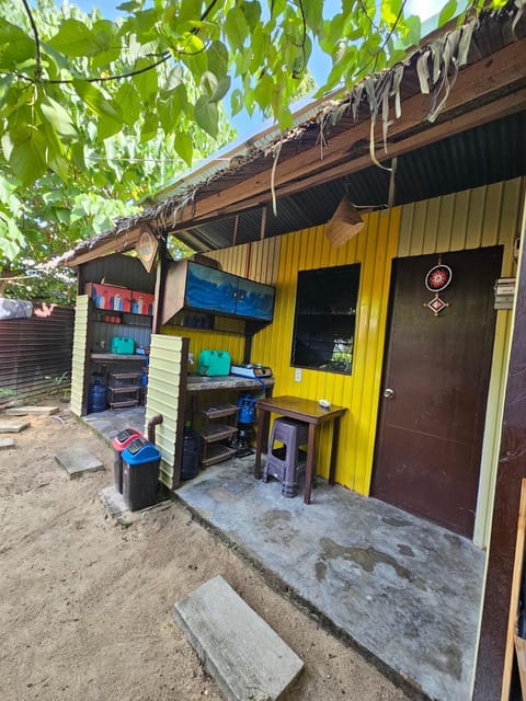 Property building, Day