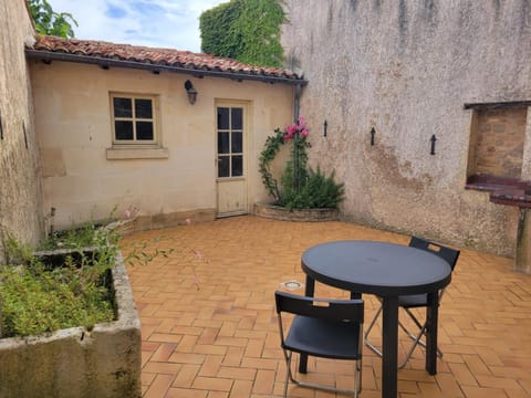 Patio, Garden, Dining area