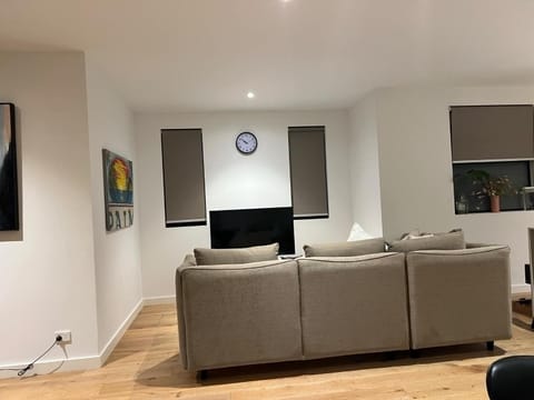 TV and multimedia, Seating area